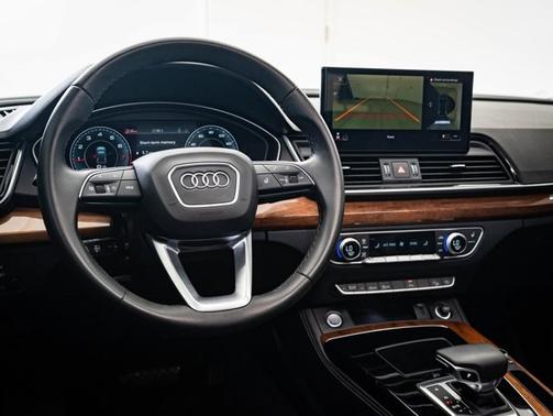 2022 Audi Q5 S line Premium Plus