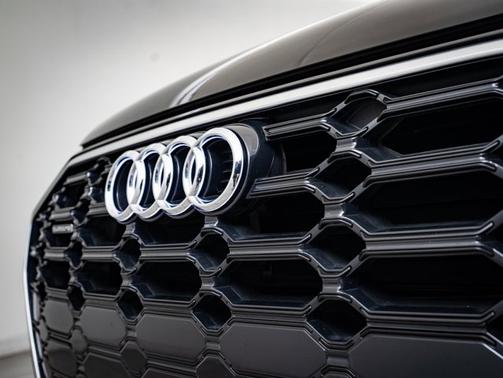 2024 Audi Q5 S line Premium