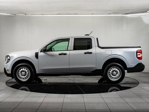 White Metallic 2025 Ford Maverick XL