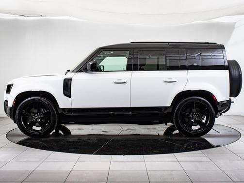 2024 Land Rover Defender X-Dynamic SE