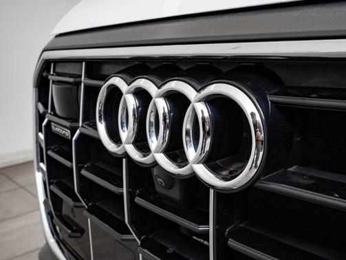 Glacier White 2023 Audi Q8 Premium Plus