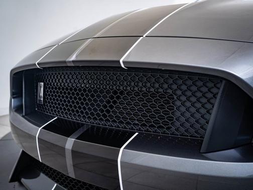 2017 Ford Shelby GT350 Base