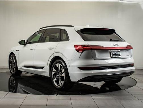 2021 Audi e-tron Premium