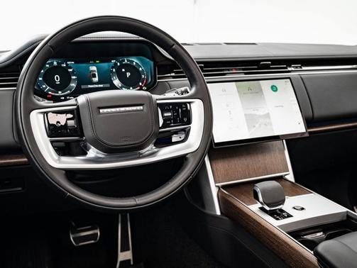 2024 Land Rover Range Rover SE