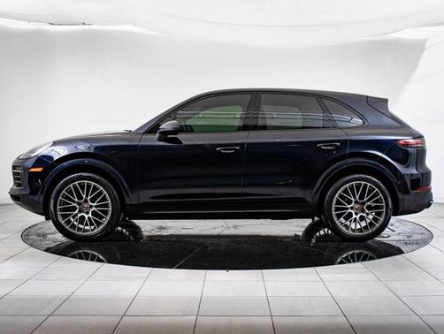 Blue 2023 Porsche Cayenne Platinum Edition