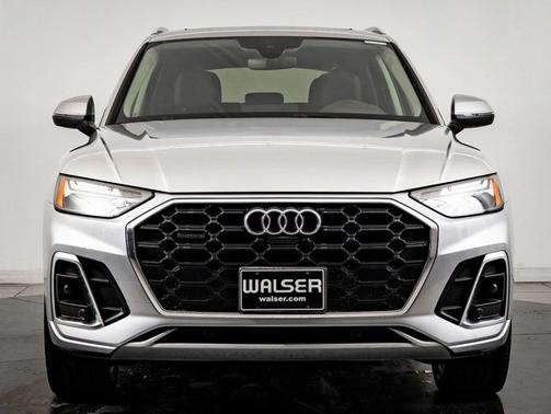 2022 Audi Q5 S line Premium Plus