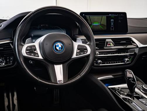 2022 BMW 530e 530e