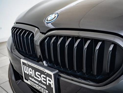 2022 BMW 530e 530e