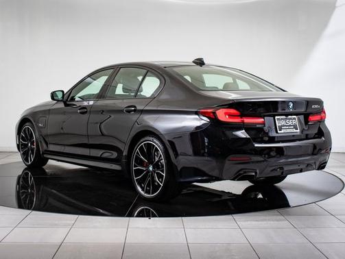 2022 BMW 530e 530e