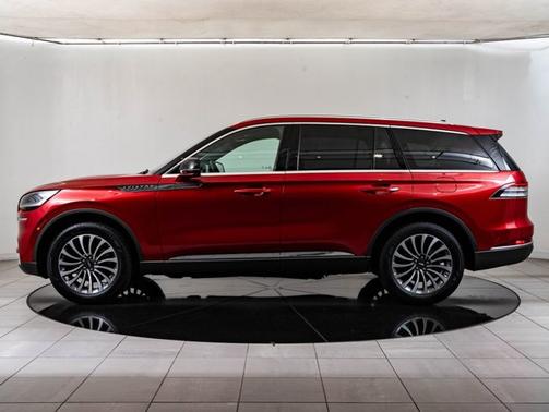 Red Carpet 2021 Lincoln Aviator Reserve
