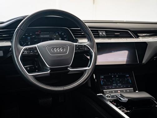 2021 Audi e-tron Premium