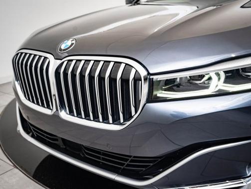 2020 BMW 740 740i