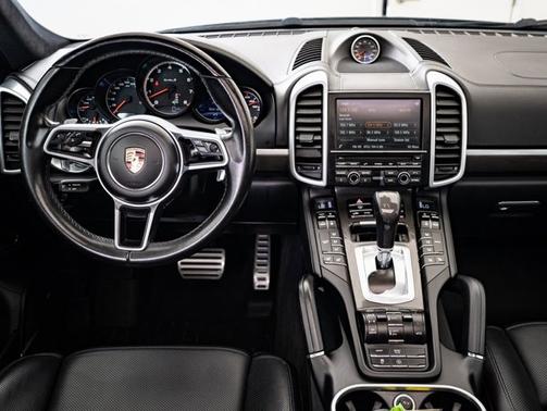2016 Porsche Cayenne Turbo S