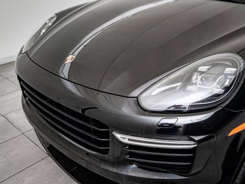 2016 Porsche Cayenne Turbo S