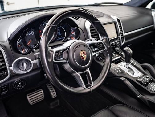 2016 Porsche Cayenne Turbo S