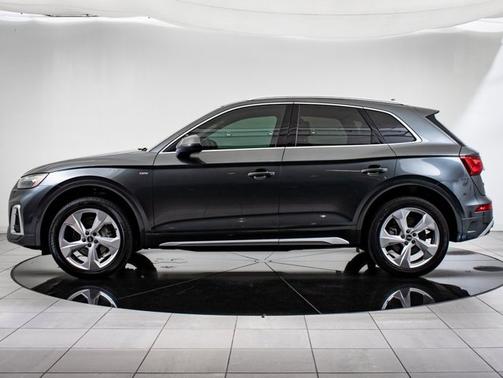 2022 Audi Q5 S line Premium Plus
