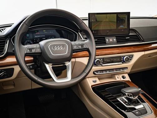 2022 Audi Q5 S line Premium Plus