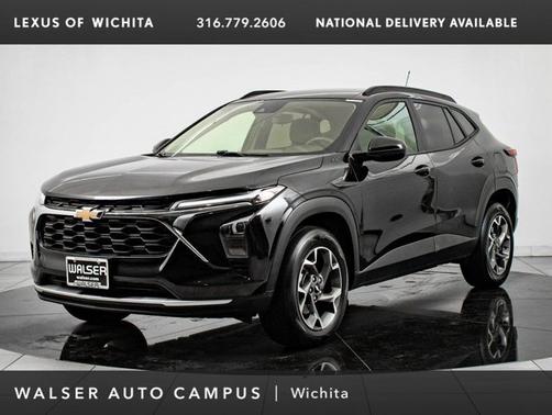 Mosaic Black Metallic 2024 Chevrolet Trax LT