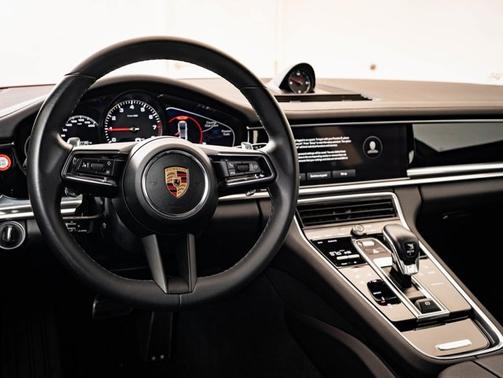 2022 Porsche Panamera 4S Executive
