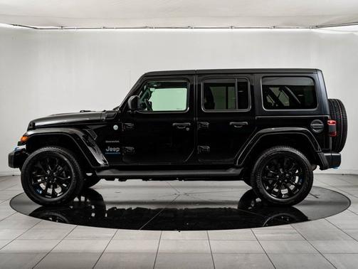 Black Clearcoat 2023 Jeep Wrangler Sahara
