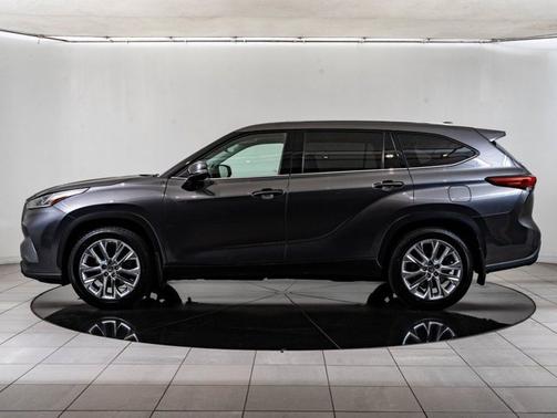Magnetic Gray Metallic 2021 Toyota Highlander Limited