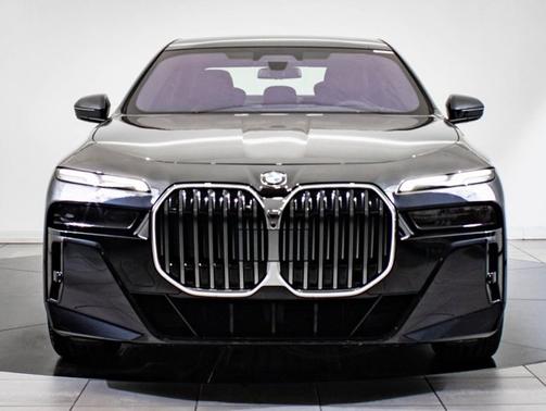 2023 BMW 760 760i xDrive