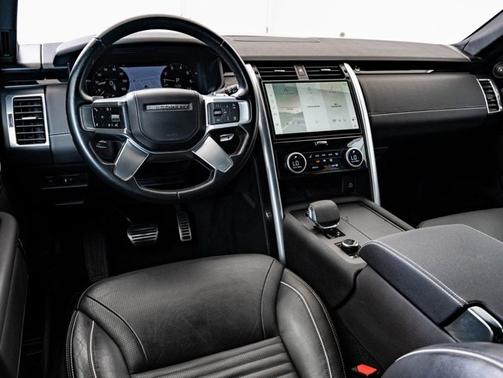 Lantau Bronze Metallic 2023 Land Rover Discovery HSE R-Dynamic