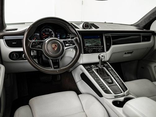White 2016 Porsche Macan Turbo