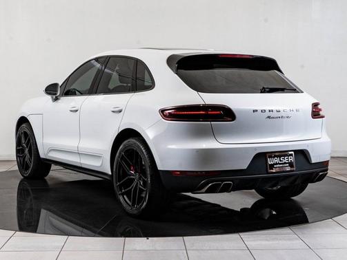 White 2016 Porsche Macan Turbo