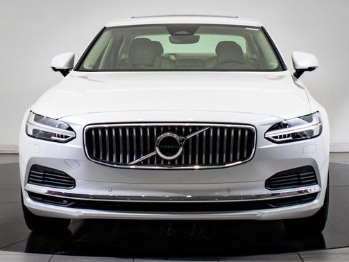 2024 Volvo S90 Recharge Plug-In Hybrid Ultimate