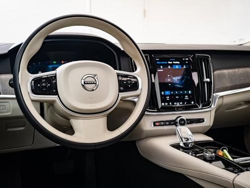 2024 Volvo S90 Recharge Plug-In Hybrid Ultimate
