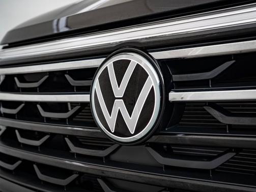 2024 Volkswagen Atlas 2.0T Peak Edition SE w/Technology