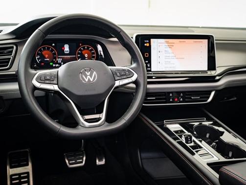 2024 Volkswagen Atlas 2.0T Peak Edition SE w/Technology