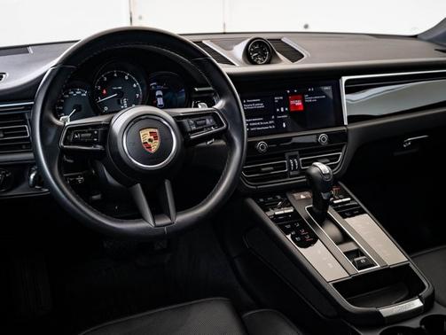 2023 Porsche Macan 