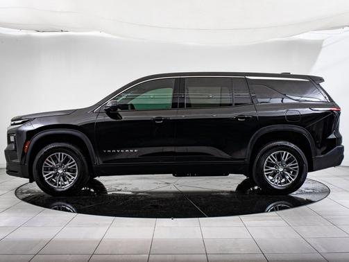 2024 Chevrolet Traverse FWD LS