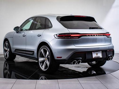 2025 Porsche Macan 