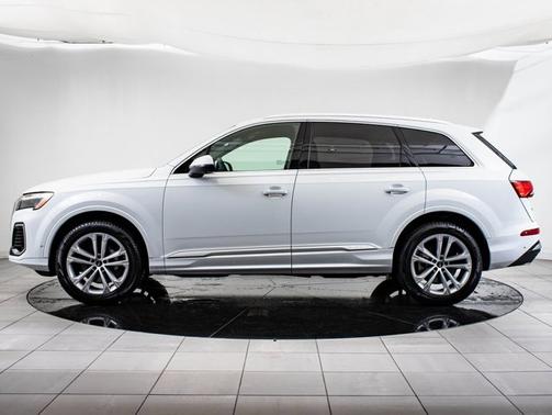 2025 Audi Q7 Premium Plus