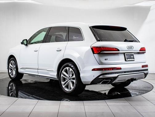 2025 Audi Q7 Premium Plus