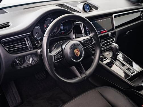 2022 Porsche Macan