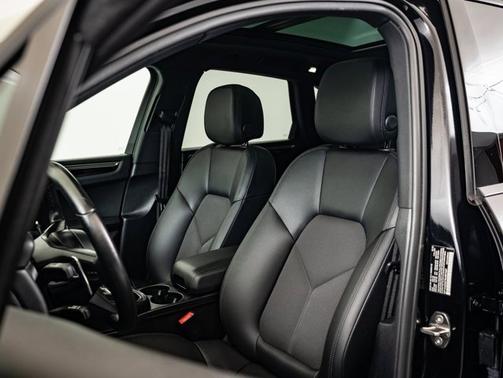 2022 Porsche Macan