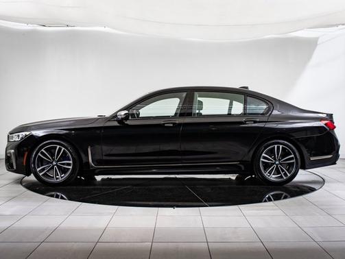 2022 BMW M760 M760i xDrive