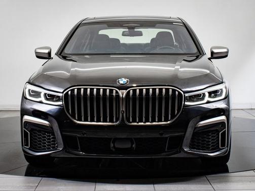 2022 BMW M760 M760i xDrive