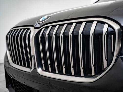 2022 BMW M760 M760i xDrive