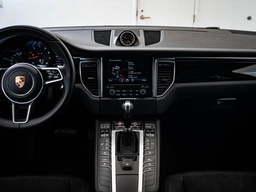 2017 Porsche Macan 