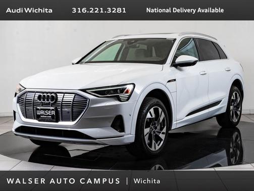 Glacier White Metallic 2022 Audi e-tron Premium Plus