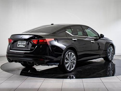 2023 Nissan Altima 2.5 SL