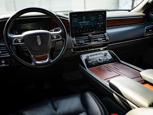 2023 Lincoln Navigator L Reserve