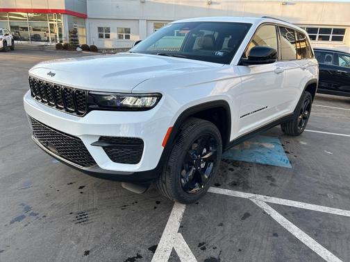 2025 Jeep Grand Cherokee Laredo