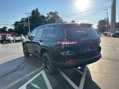 2025 Jeep Grand Cherokee L Laredo