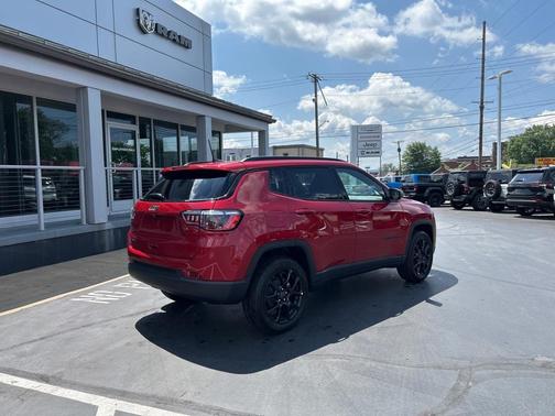 2025 Jeep Compass Latitude